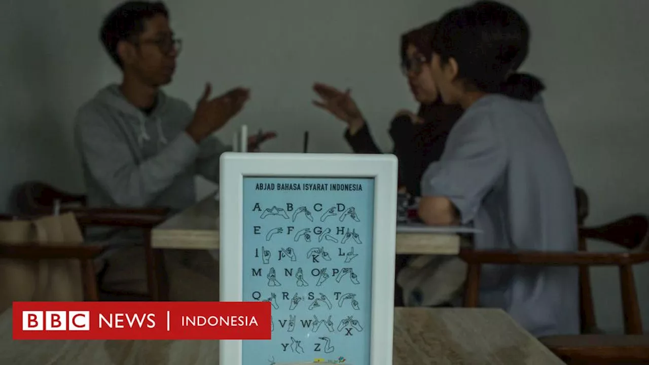 Disabilitas: Penyandang Tuli copot alat bantu dengar saat ujian seleksi universitas karena dicurigai joki