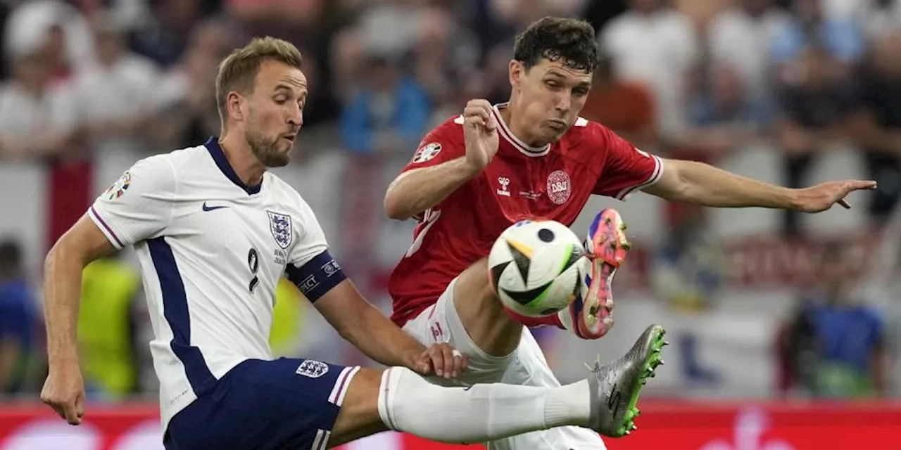 Yang Tersisa dari Denmark vs Inggris: Alexander-Arnold Jago Bikin Peluang