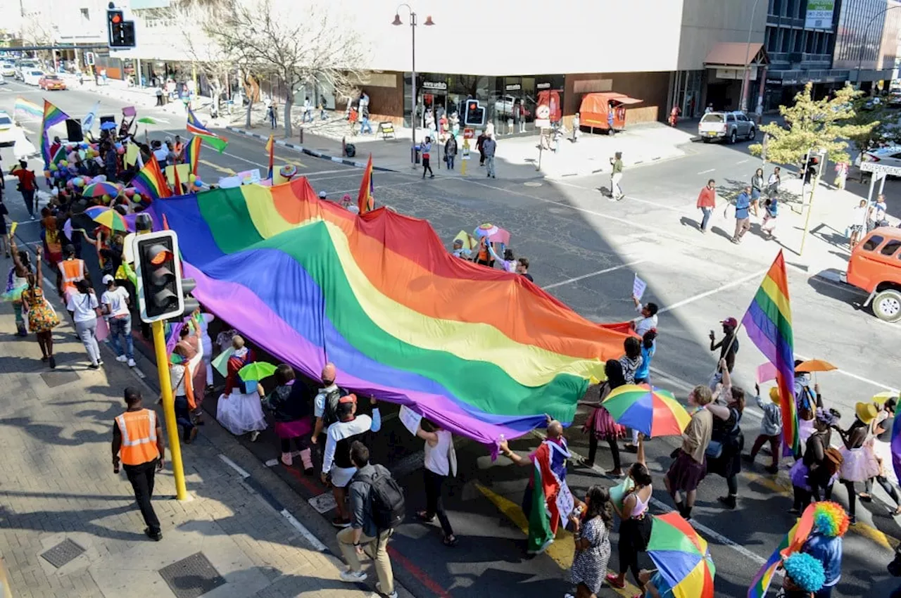 Tribunal da Namíbia anula lei que criminalizava relações homossexuais