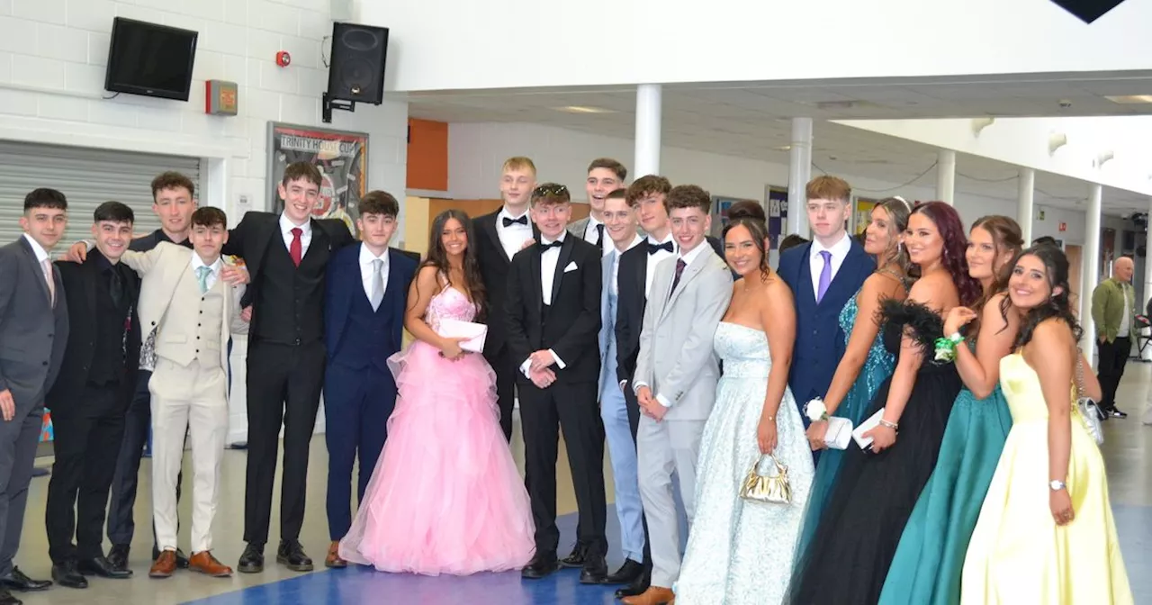 Pupils leaving Rutherglen high school enjoyed glitz and glamour of school prom