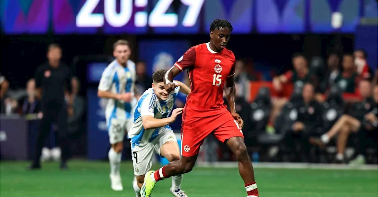 Canadá denuncia ataques racistas contra su jugador tras el partido ante Argentina