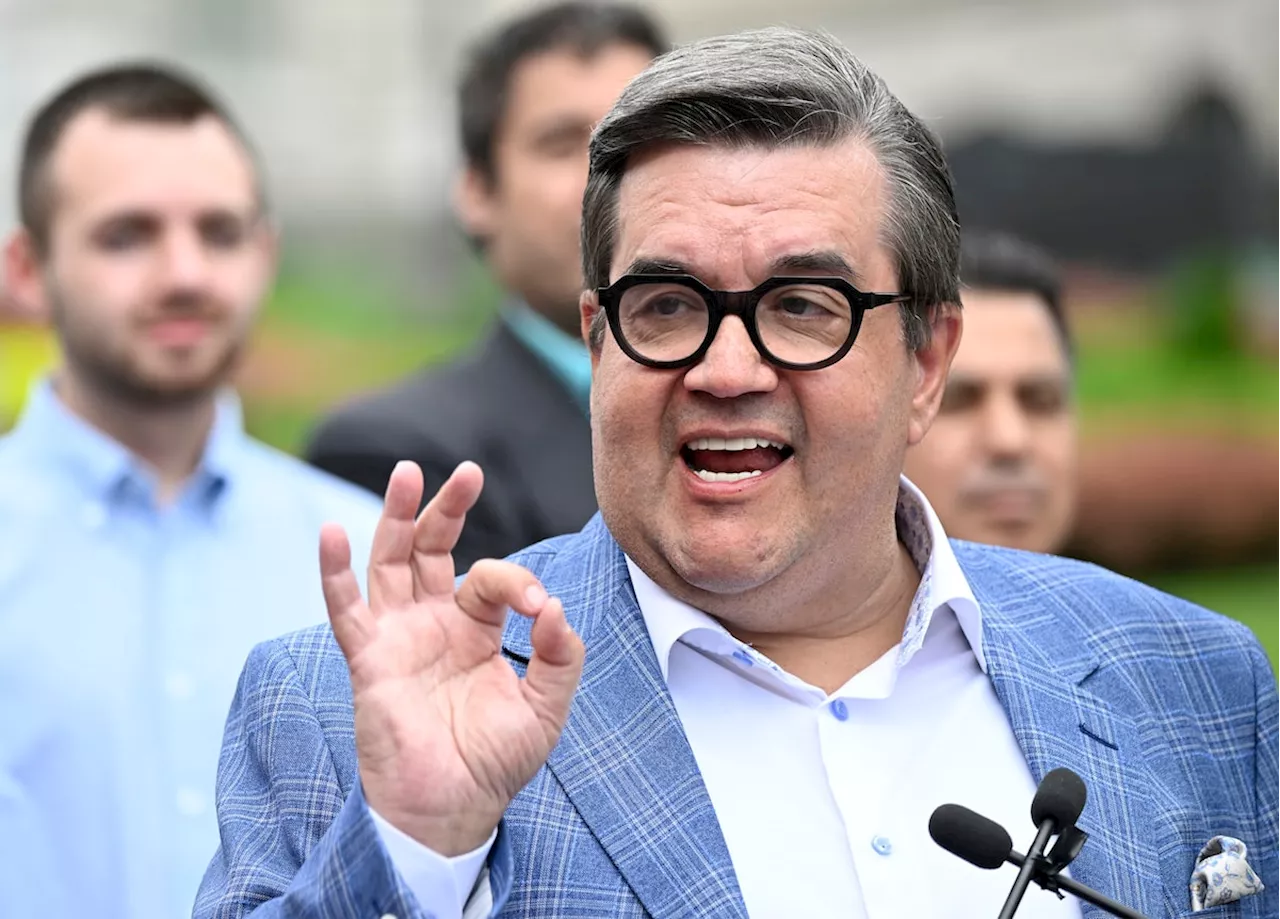 Politics Briefing: Former Montreal mayor Denis Coderre makes Quebec Liberal leadership bid