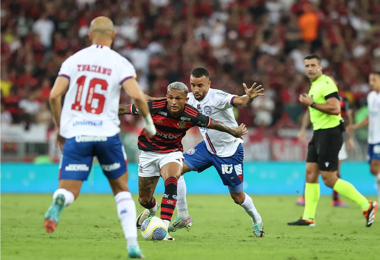 Com gol nos acréscimos, Flamengo vence o Bahia e assume a liderança do Brasileirão