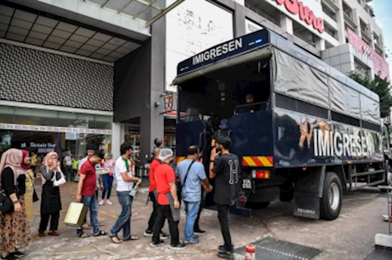 Immigration Dept detains 16 undocumented migrants in KL shopping mall food court