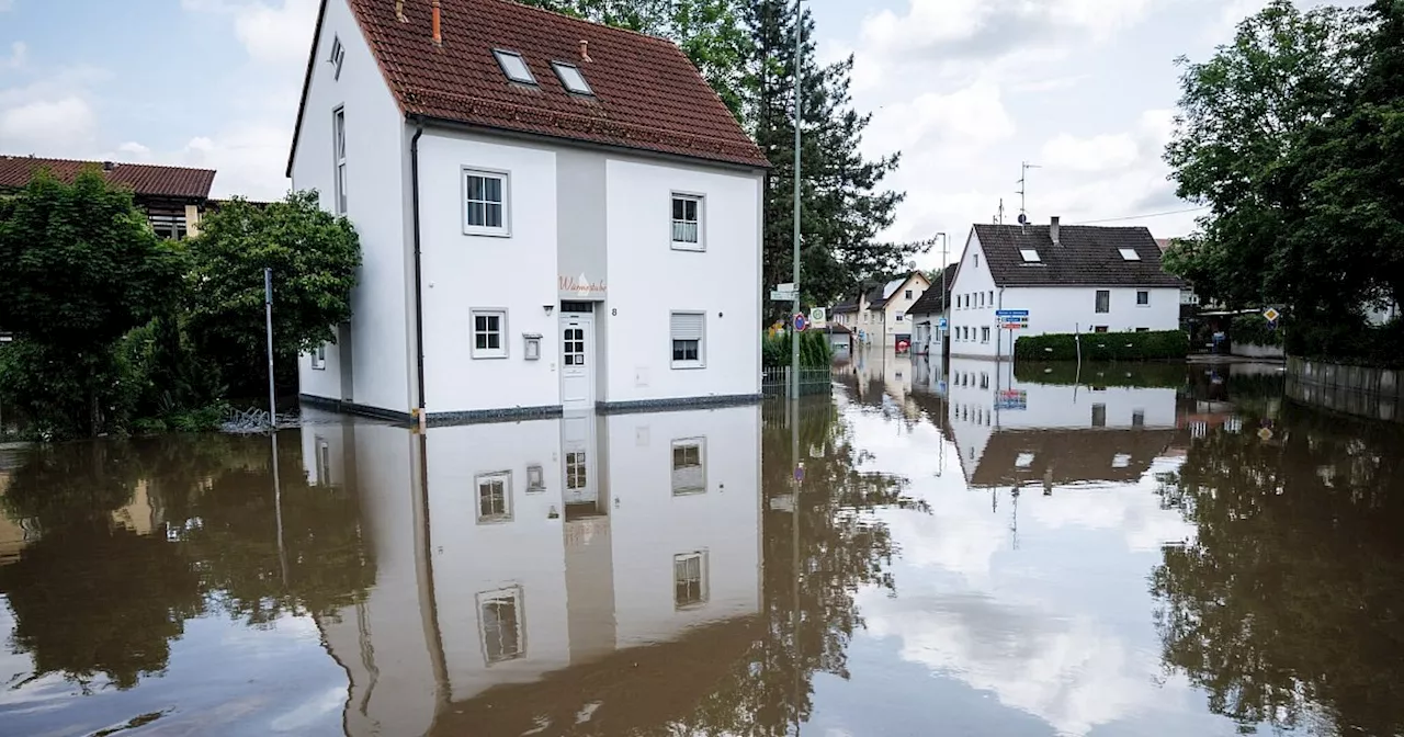 Debatte über Pflichtversicherung gegen Hochwasser dauert an