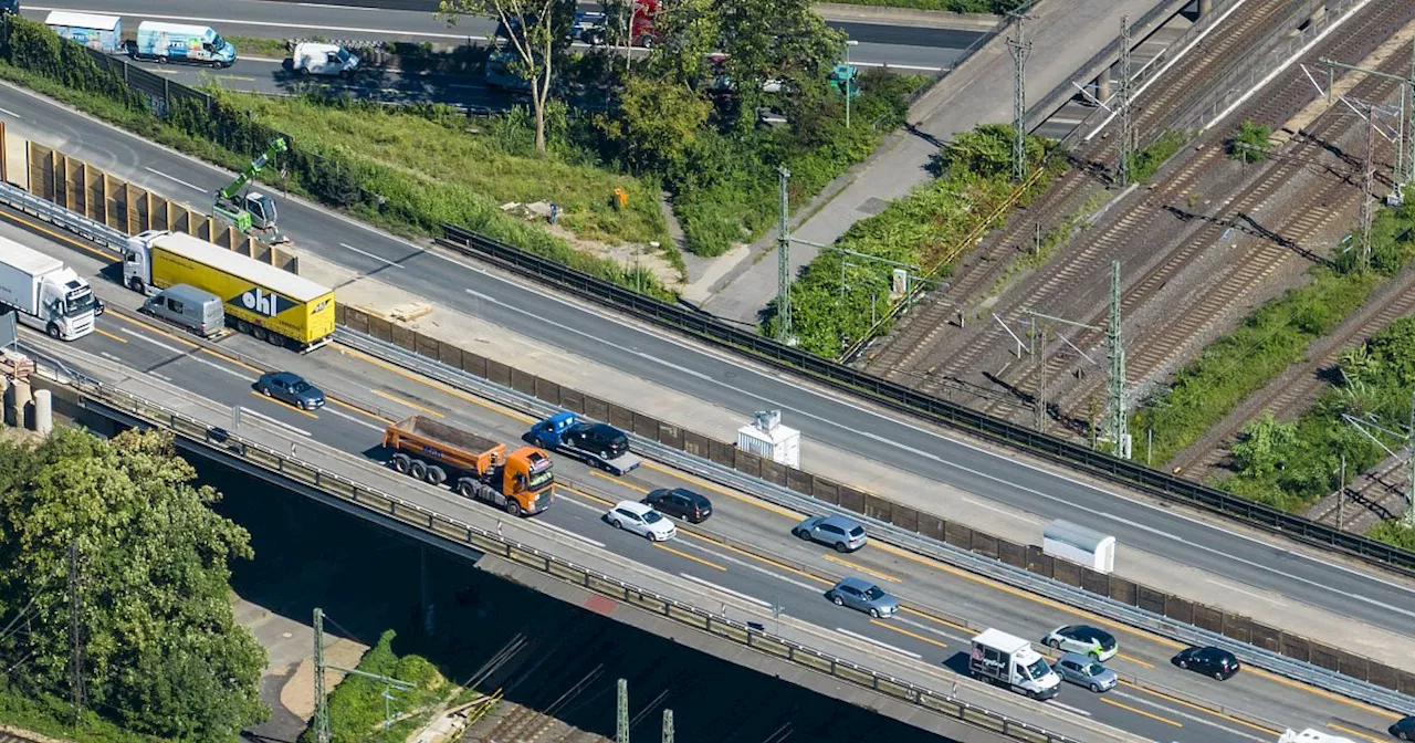 Riesiges Loch unter der A3 bei Duisburg – Autobahn ist teilweise gesperrt