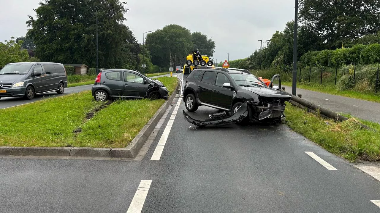 112-nieuws: twee auto's botsen na voorrangsfout • scooterrijdster overleden