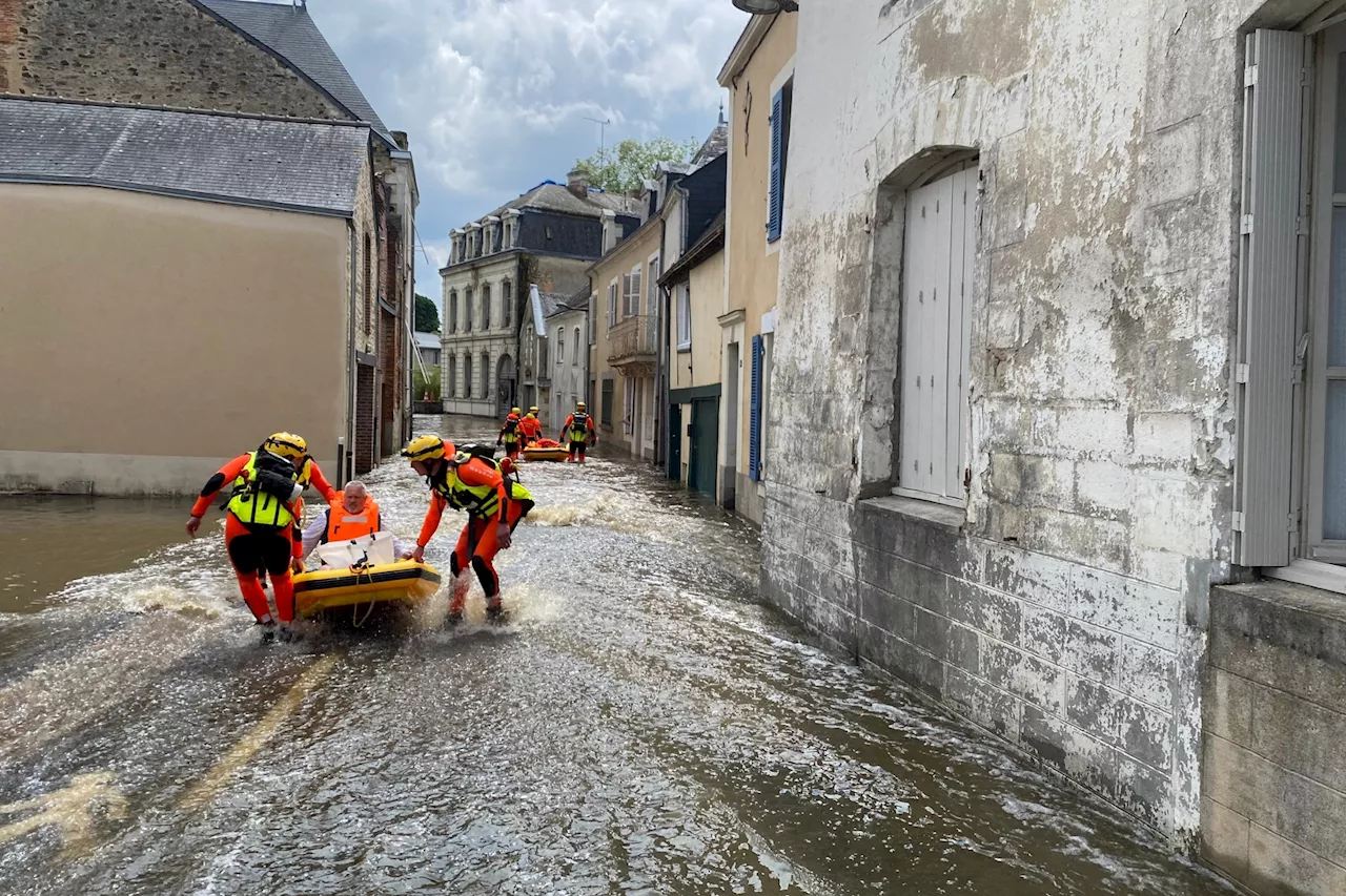 Météo en France : deux départements en vigilance rouge crues vendredi, 12 en vigilance orange