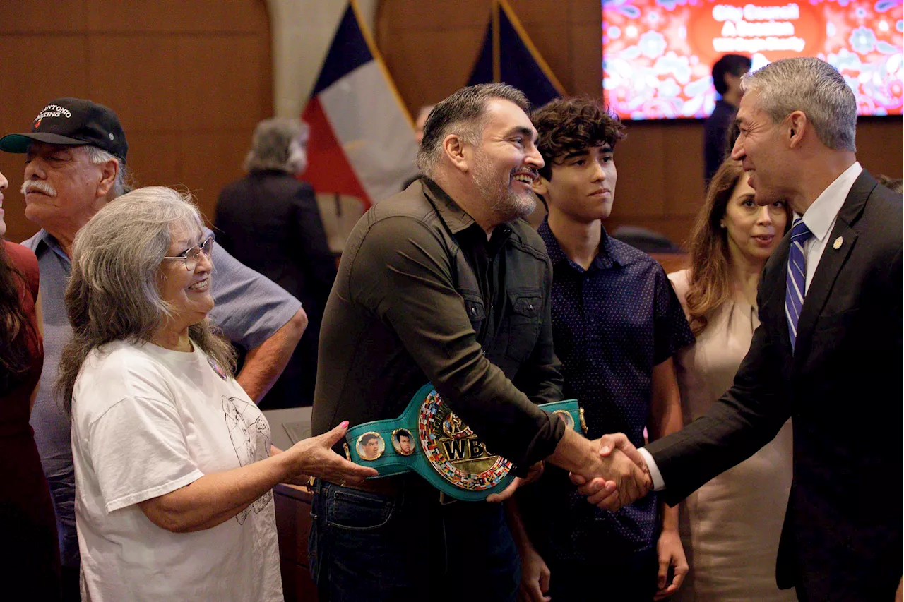 San Antonio names Rosedale Park pavilion after late boxing champ Robert ‘Pikin’ Quiroga