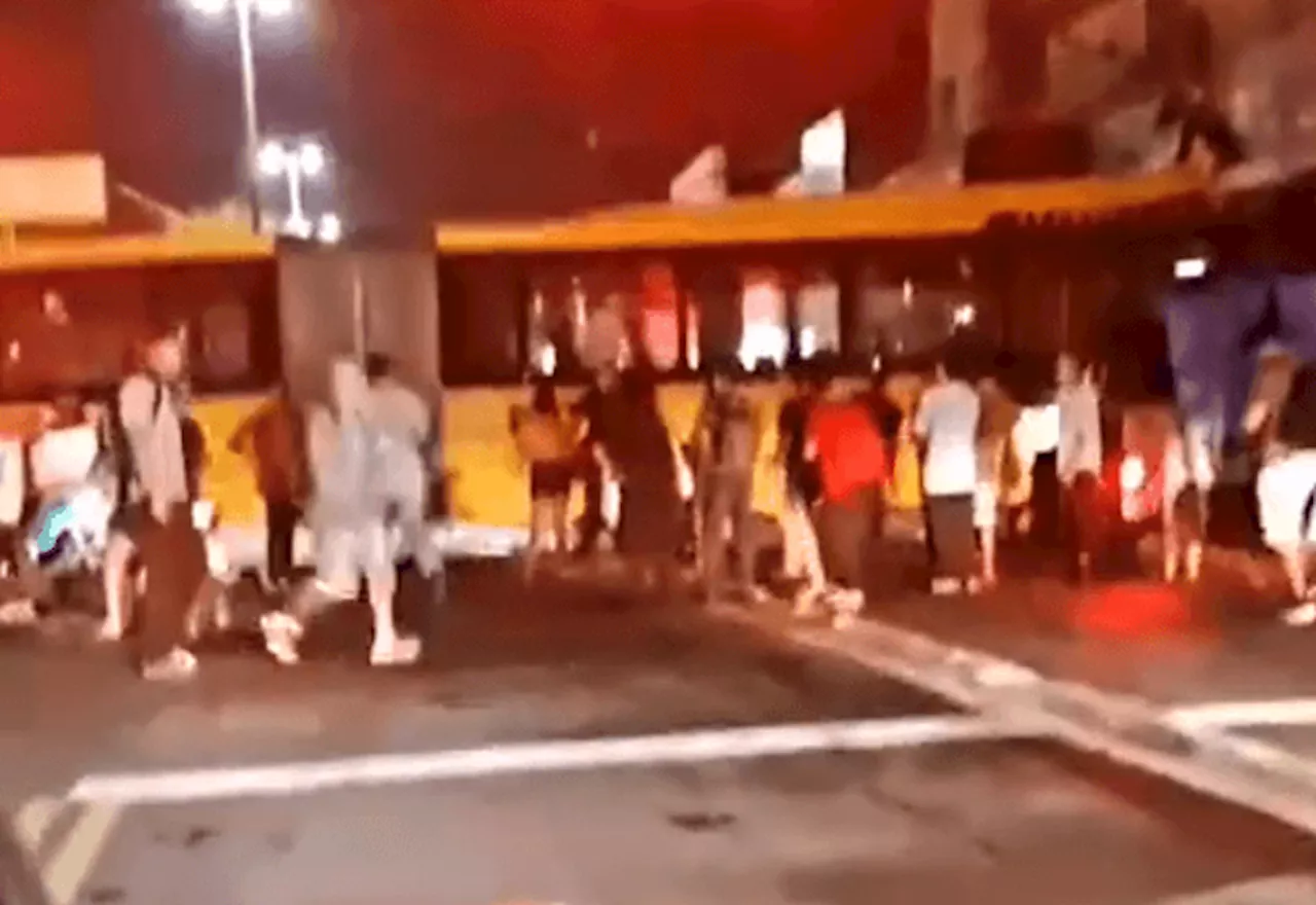 Motorista de ônibus morre atropelado pelo próprio veículo ao tentar evitar acidente