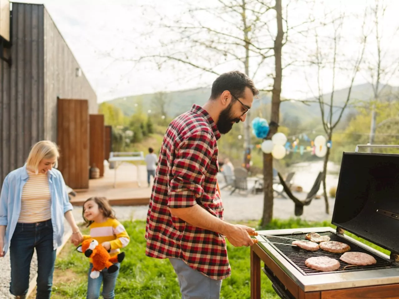 The Best Summer Burger Recipes From Giada De Laurentiis, Ina Garten, Bobby Flay & More