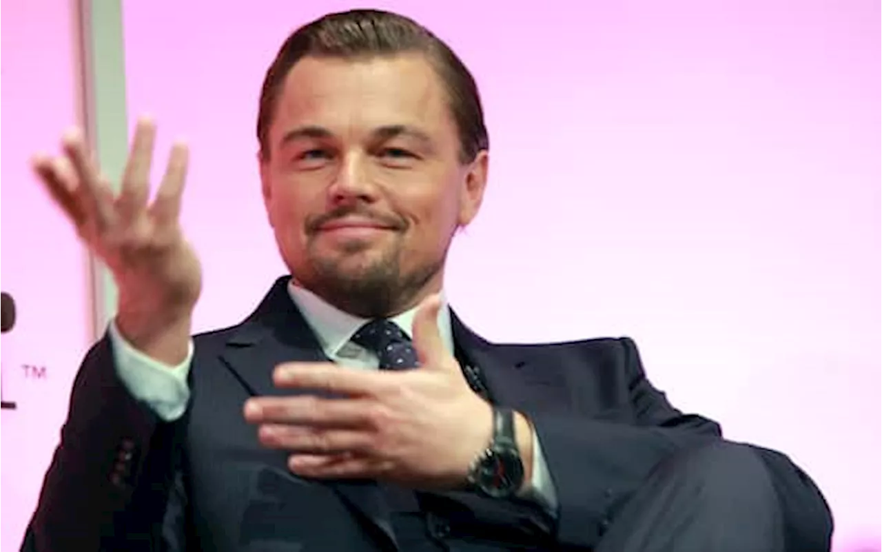 Crede di incontrare Leonardo DiCaprio a Cannes e paga 6mila euro: la truffa sui social