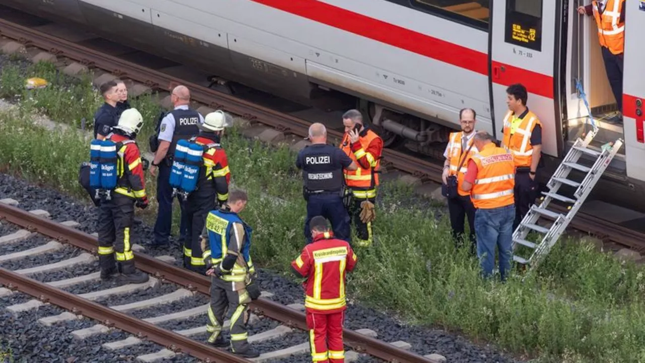 Bahn: Rauch im ICE - Fernzüge müssen Fahrt unterbrechen