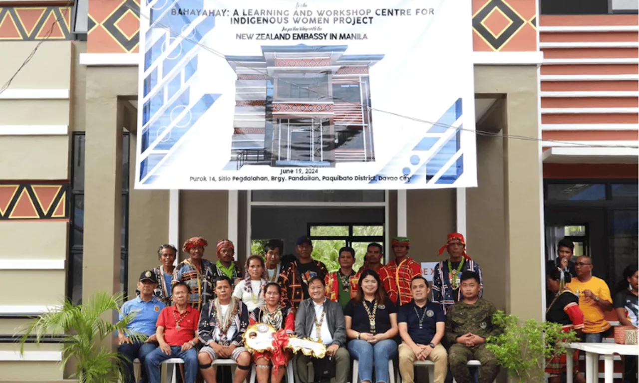 Ata women in Paquibato receive Bahayahay project