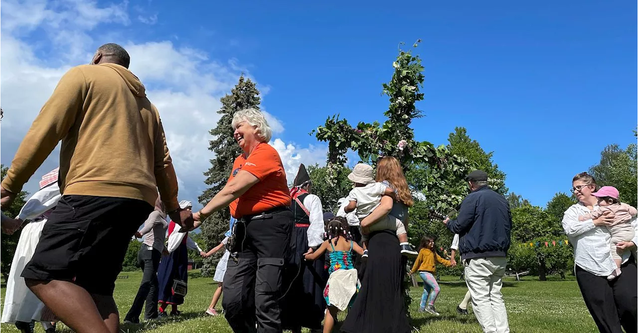 Följ med på sommarkollo i Hässelby för nyanlända familjer