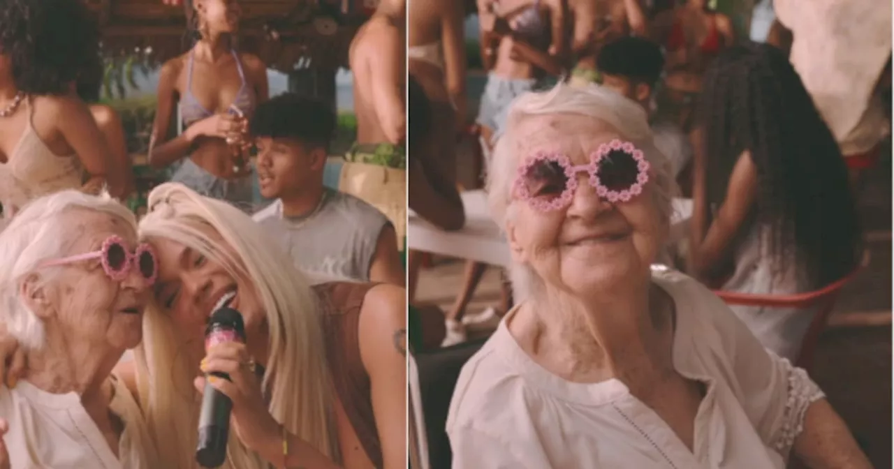 Así fue el encuentro entre Karol G e Inesita, la abuela de Colombia que apareció en el videoclip de su nuevo merengue