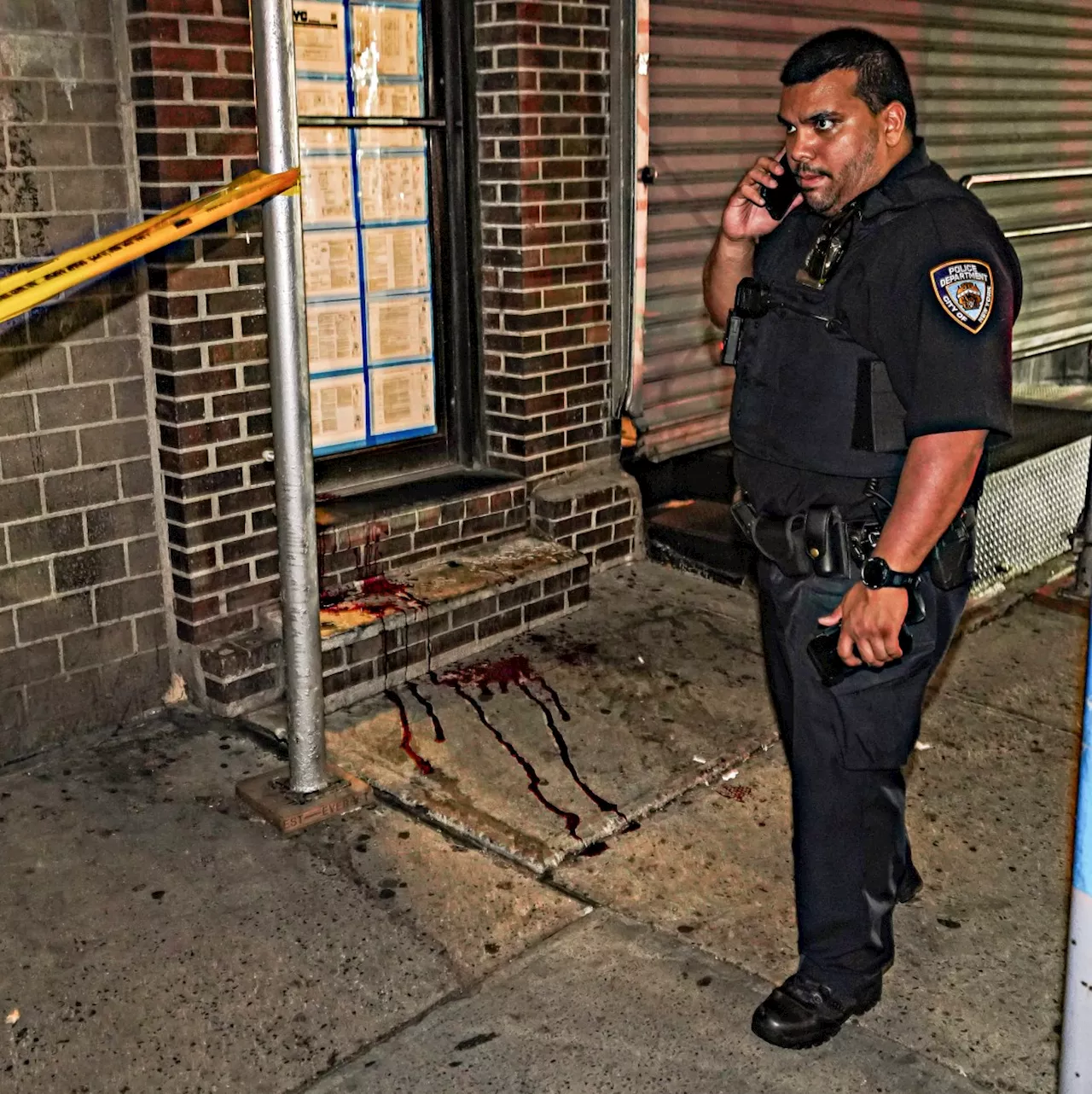 Homeless man in Manhattan stabbed in face with box cutter, attacker at large: cops