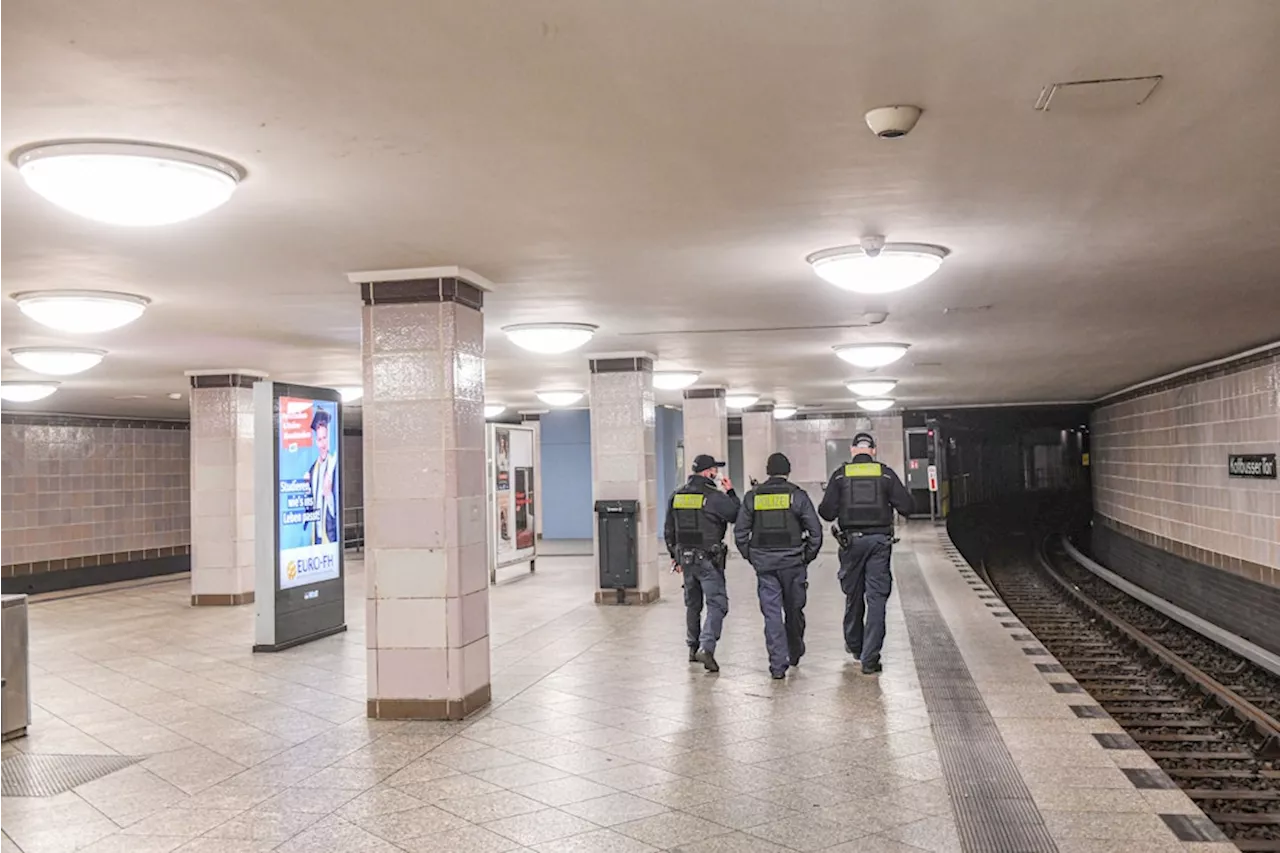 Bahnhof Kottbusser Tor nach Leichenfund gesperrt – Mordkommission ermittelt