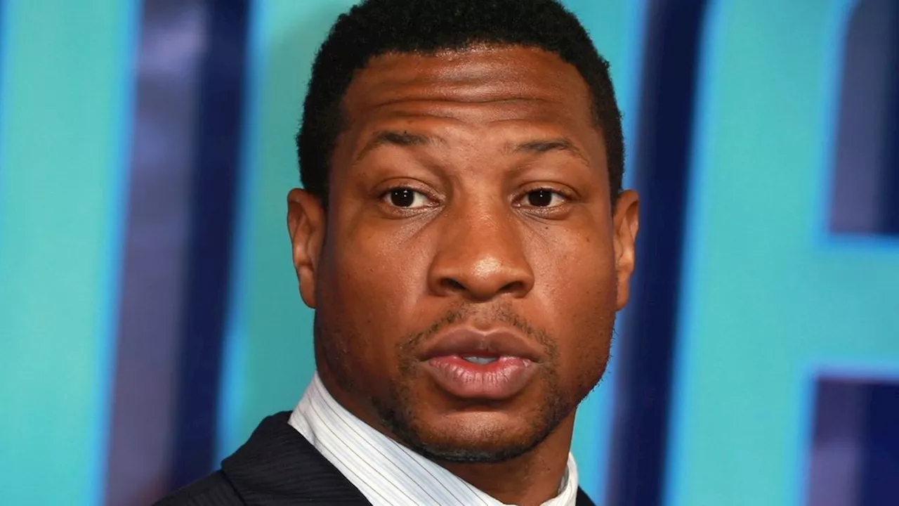 Bei Preisverleihung Hollywood Unlocked: Ex-Marvel-Star Jonathan Majors hält tränenreiche Dankesrede