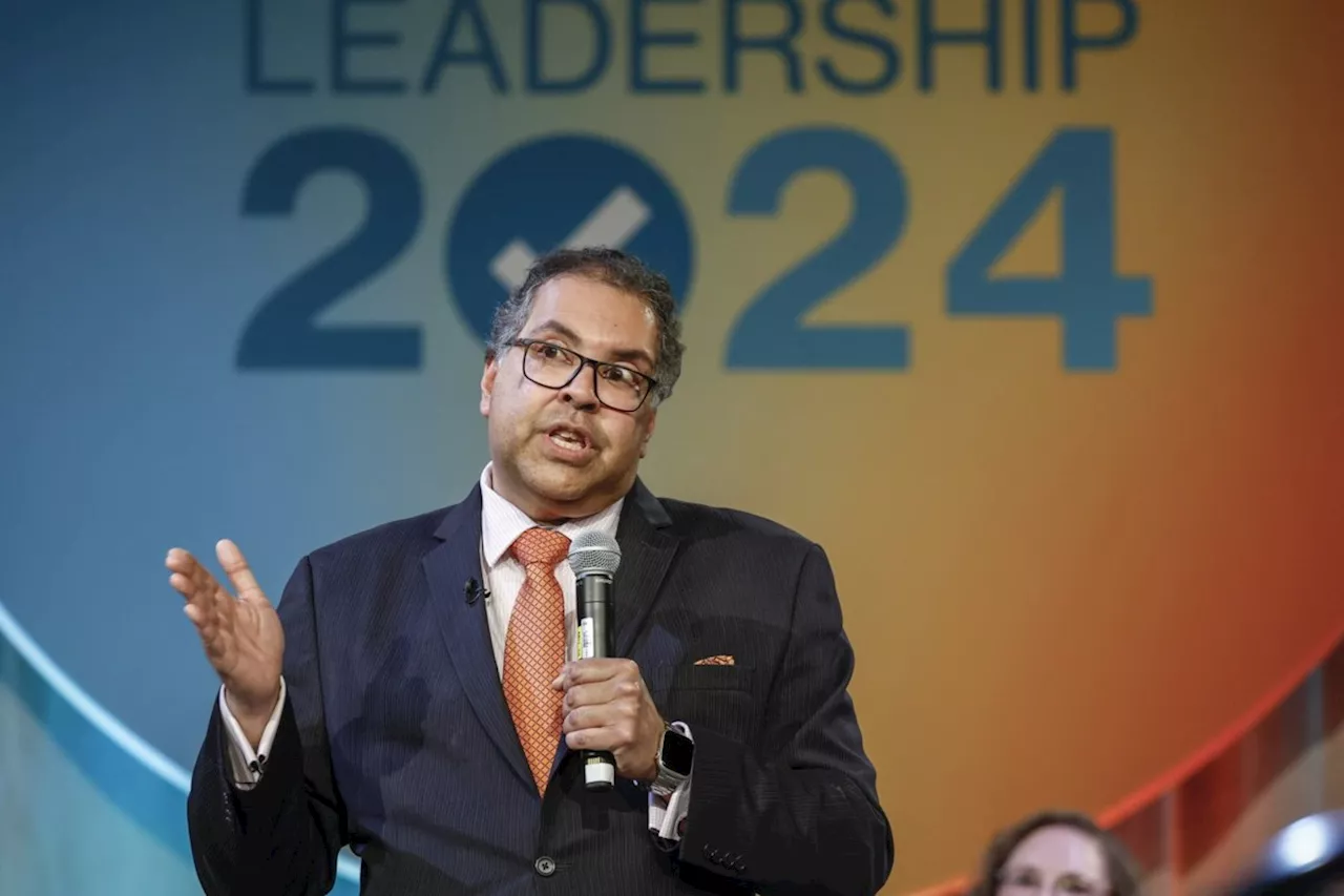 'Politics in full sentences:' Nenshi returns to public life as leader of Alberta NDP