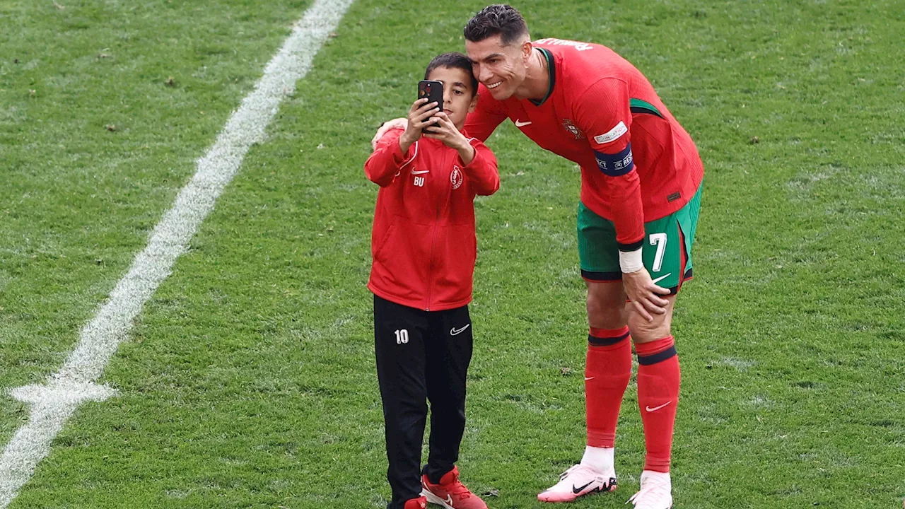 Drei Dinge, die bei Portugal gegen die Türkei auffielen: Und Cristiano Ronaldo macht bereitwillig ein Selfie