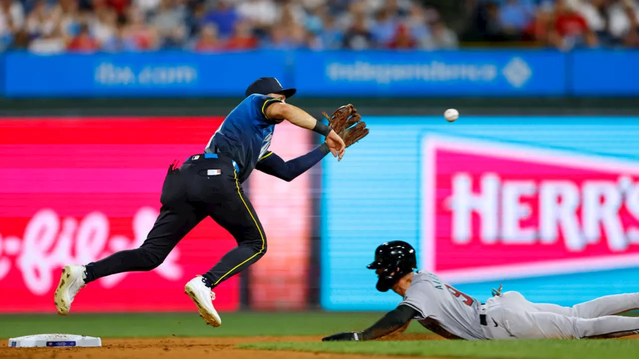 Diamondbacks hit 3 HRs, power way to 5-4 series-opening win over Phillies