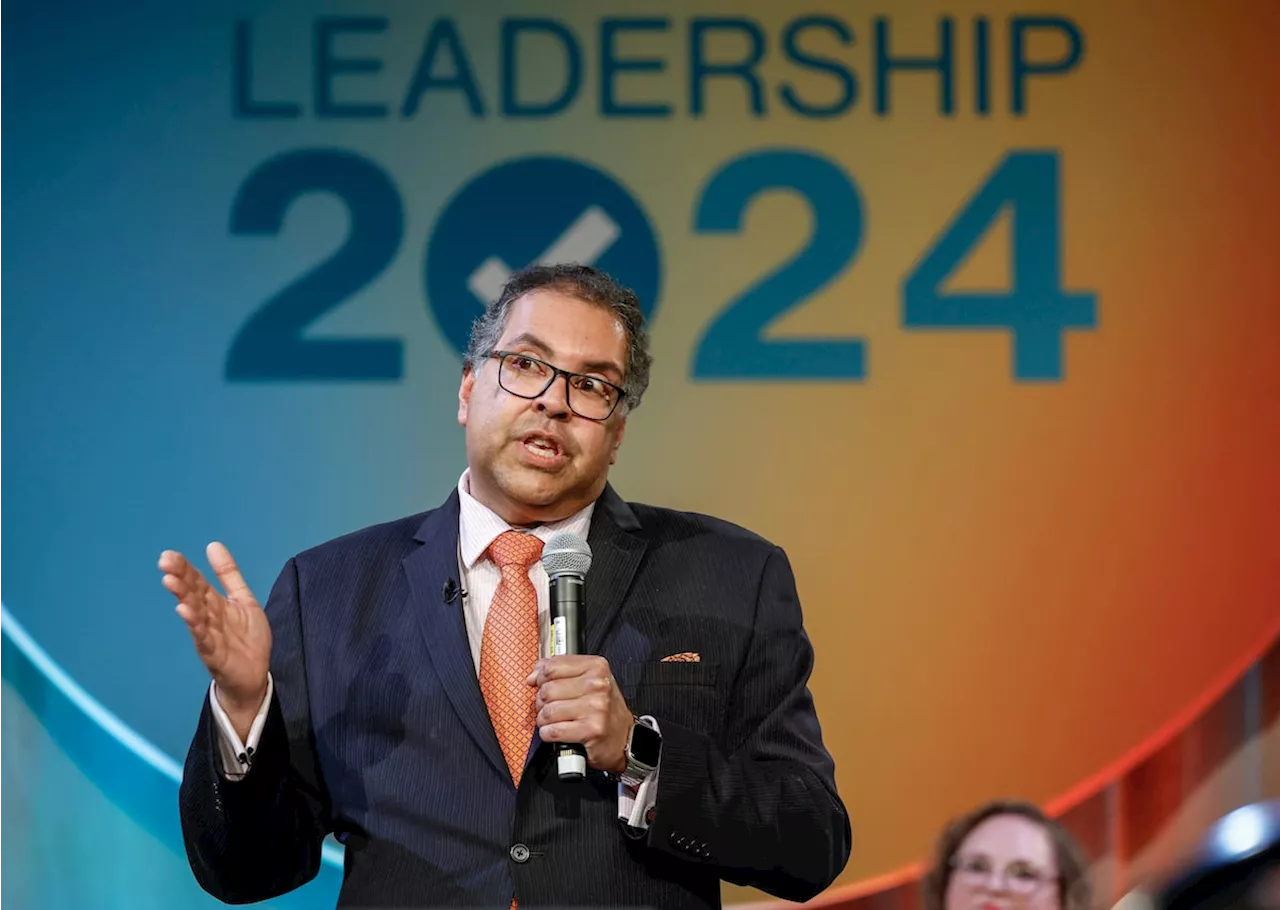 'Politics in full sentences:' Nenshi returns to public life as leader of Alberta NDP