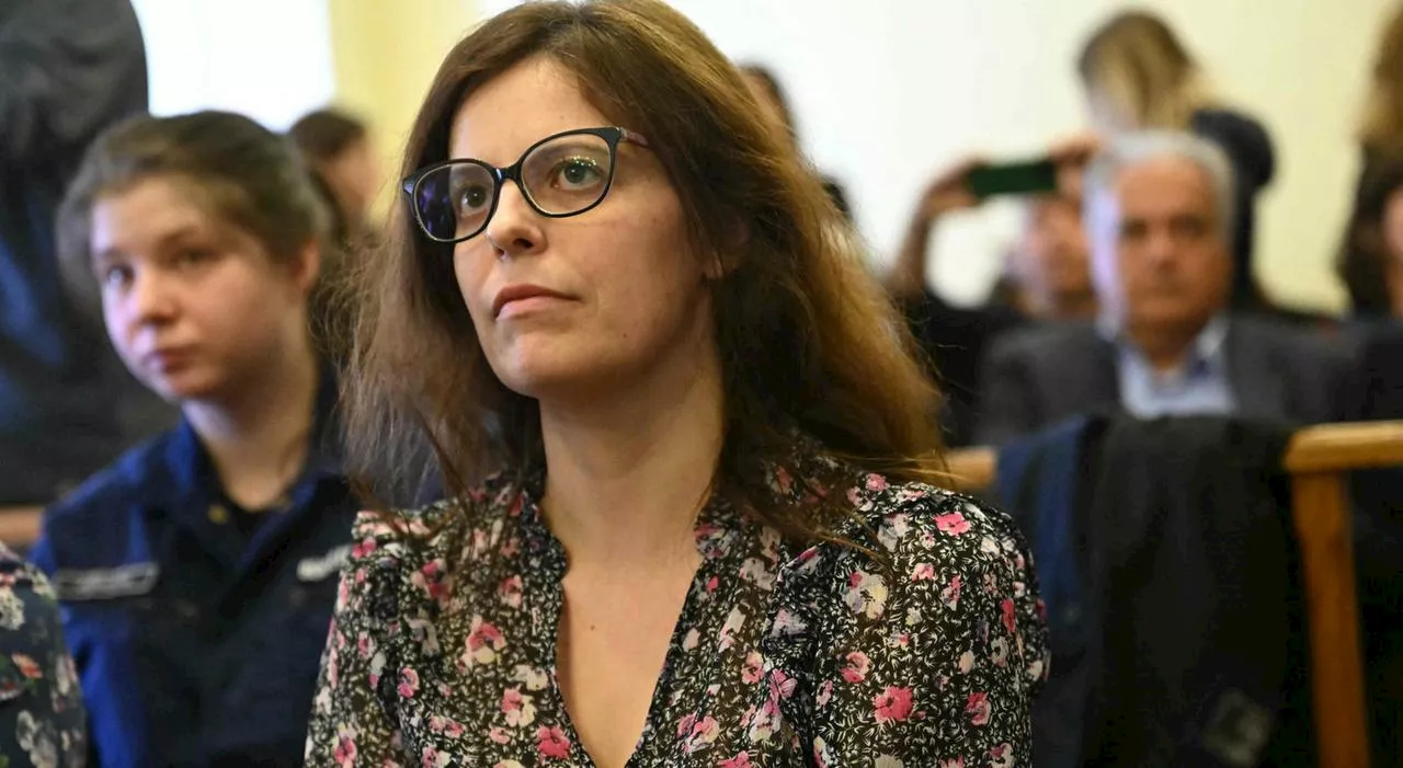 Ilaria Salis, il delirio dell’eurodeputata che chiama «diritto» i reati