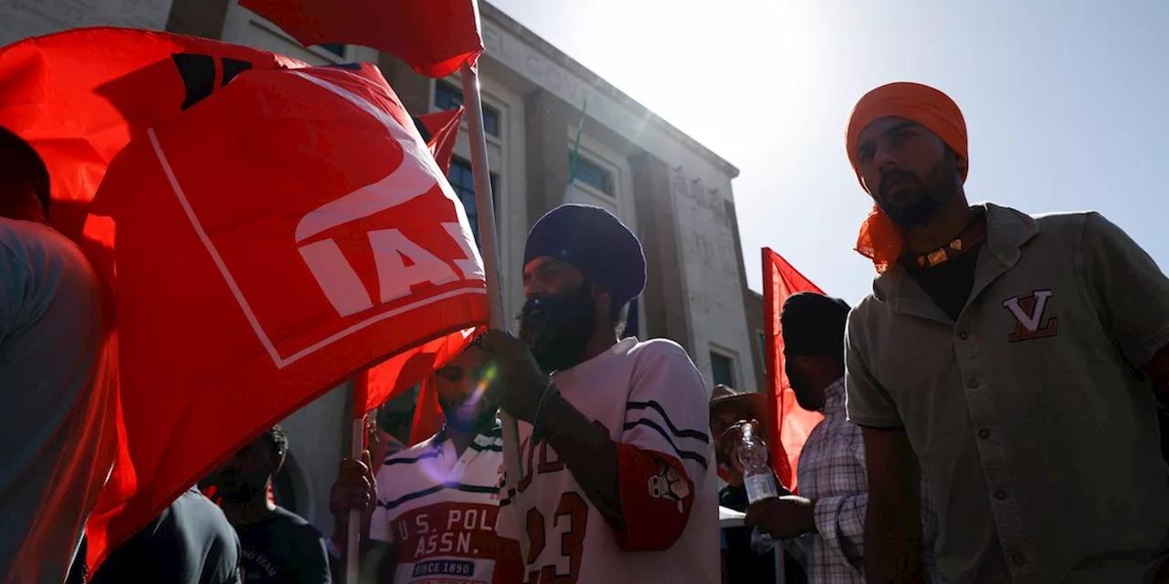 La manifestazione a Latina dopo la morte di Satnam Singh