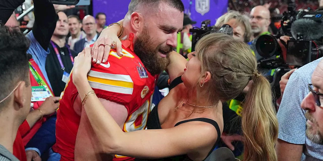 Taylor Swift Finally Hard-Launched Travis Kelce with the Most Iconic Selfie