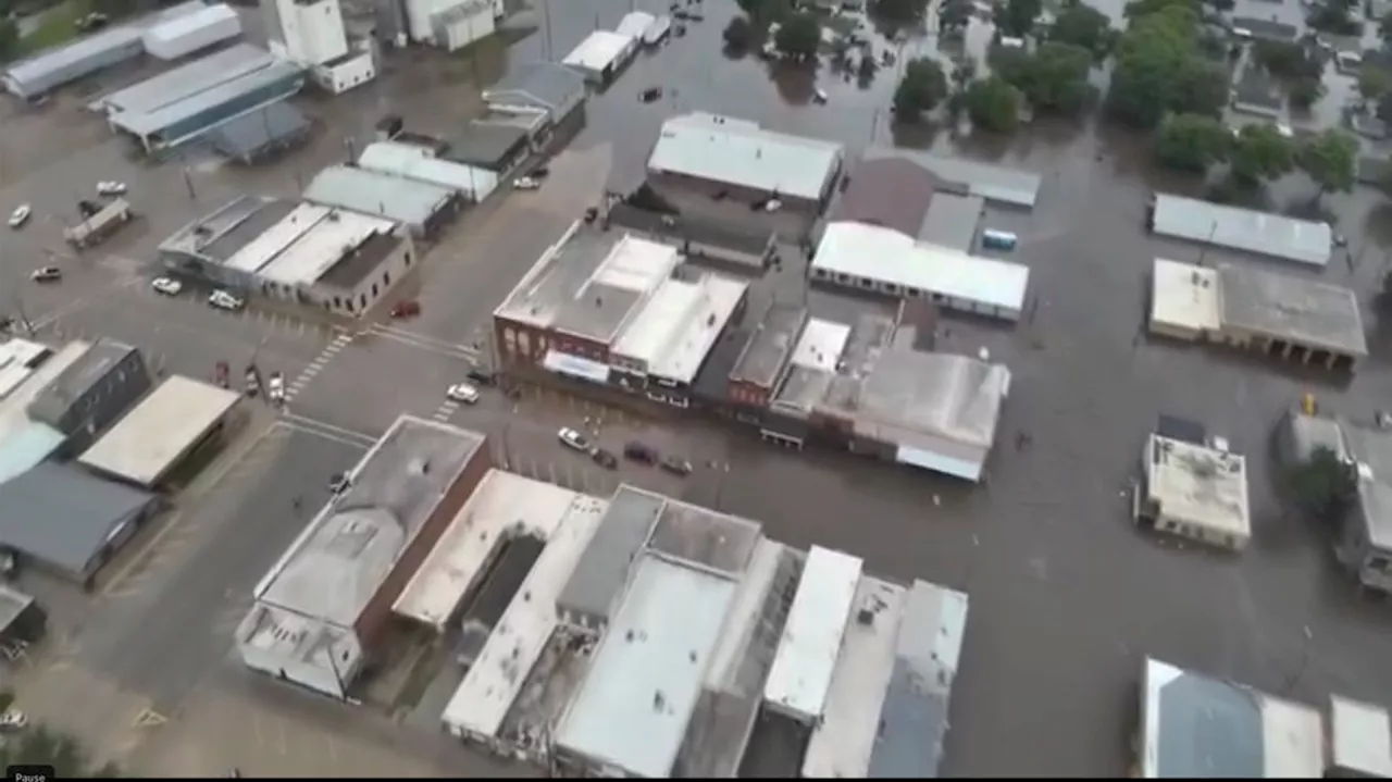 Iowa governor sends helicopters to evacuate residents from flooded homes