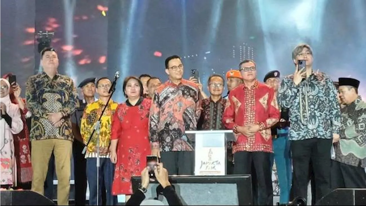 Hadir di PRJ, Anies Baswedan Pandu Pesta Kembang Api HUT DKI Jakarta