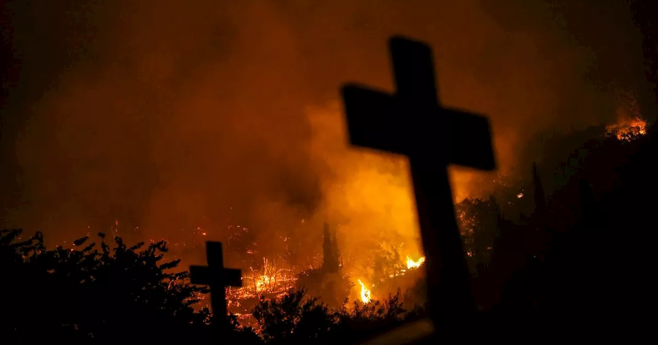 Grèce : colère après un incendie sur l'île d'Hydra déclenché par des feux d'artifice