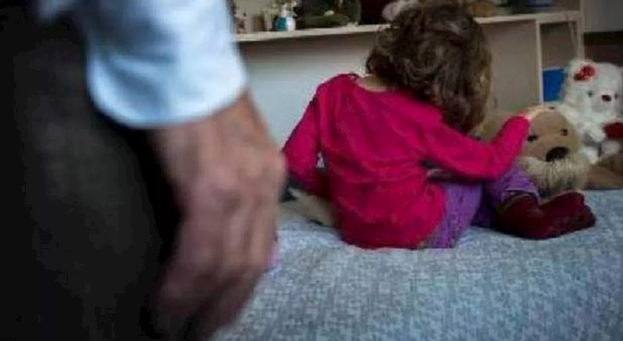 La figlia di 12 anni viene stuprata, il papà furioso si fa giustizia da solo. Ma pesta a sangue l'uomo sbaglia