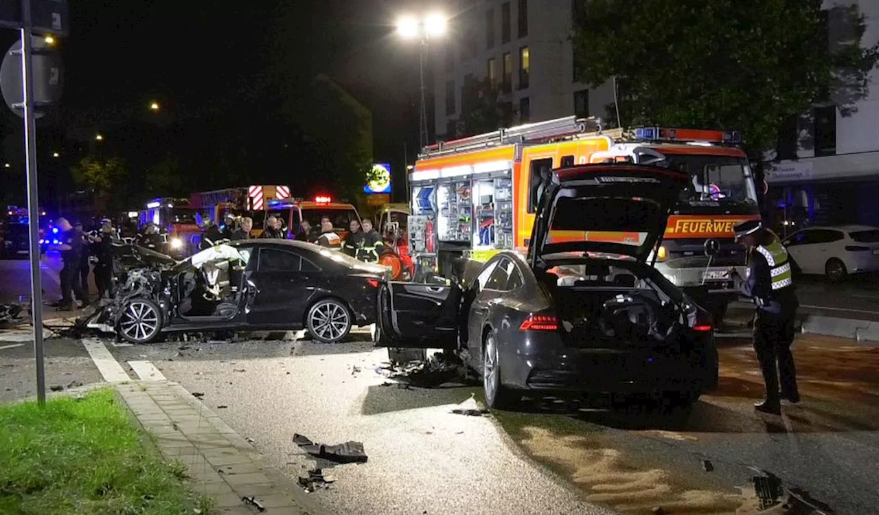 Auto kracht in Gegenverkehr – zwei Schwerverletzte und aggressive Schaulustige