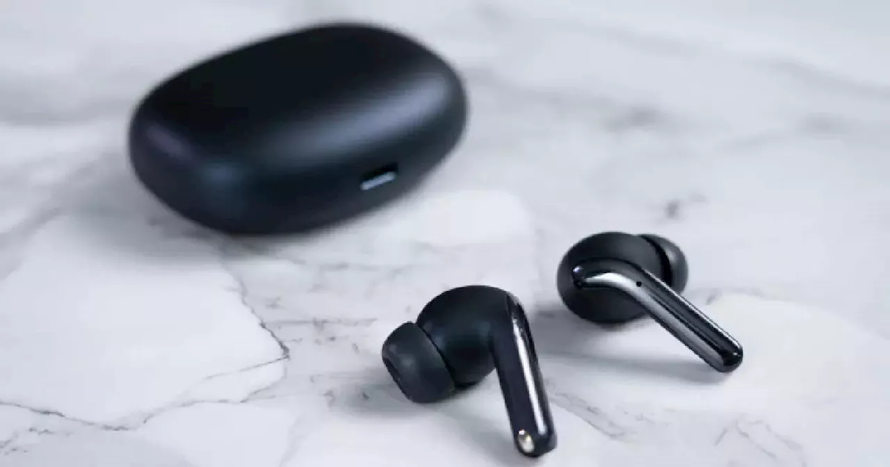 Bluetooth Earbuds के महंगे ब्रैंड्स ने भी Amazon Sale के आगे टेक दिए घुटने, आवाज ऐसी कि खड़े हो जाएंगे रोंगटे