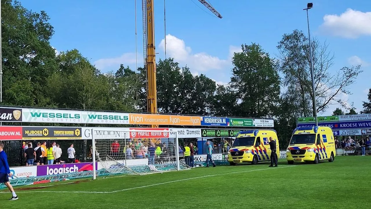 Groot spandoek valt naar beneden bij oefenduel FC Twente, tien gewonden