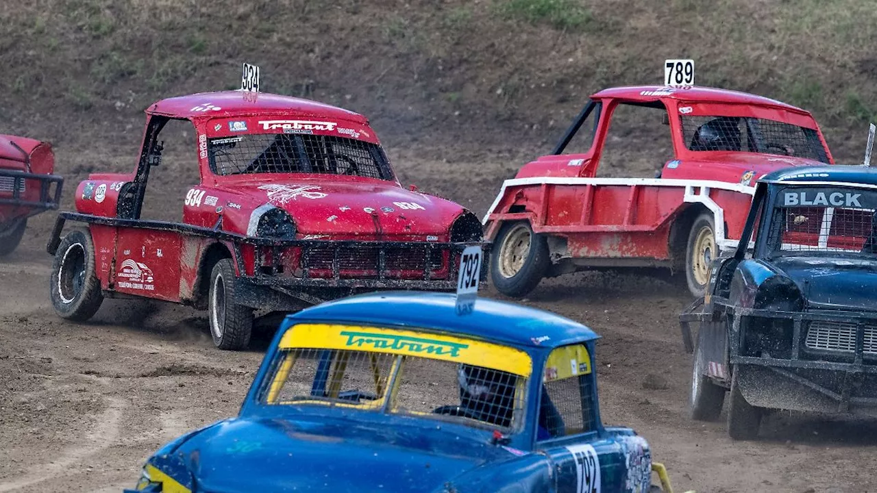 Mecklenburg-Vorpommern: Spektakel in Grimmen: Stockcar-Rennen und Tractor-Pulling