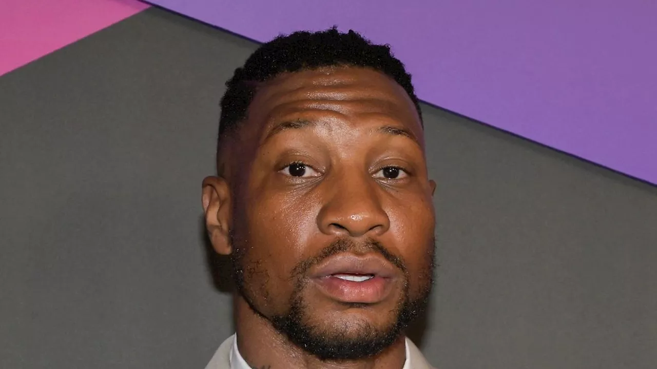 Preisverleihung nach Urteil: Gefallener Marvel-Star Jonathan Majors hält Tränen-Rede