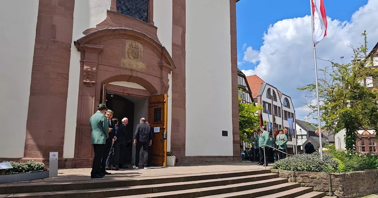 Ehrenbürger und Bundesminister: Klaus Töpfer wird in Höxter beigesetzt