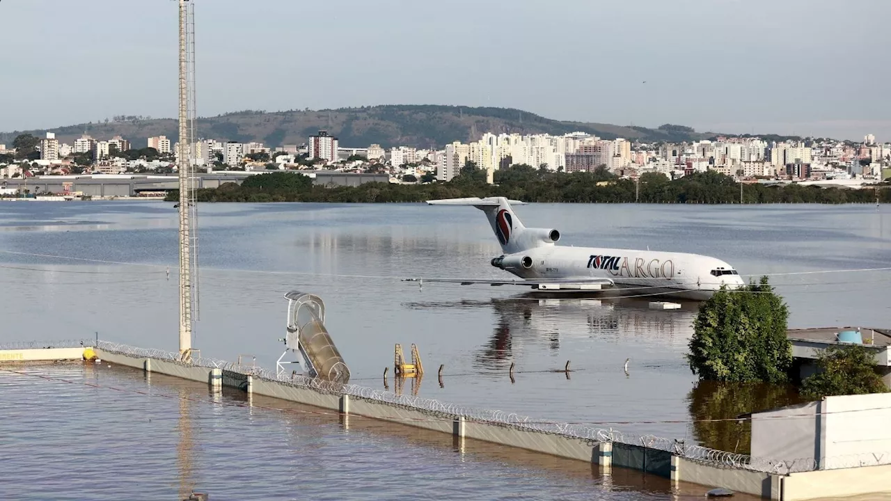 Aeroporto de Porto Alegre vai reabrir para embarque e desembarque