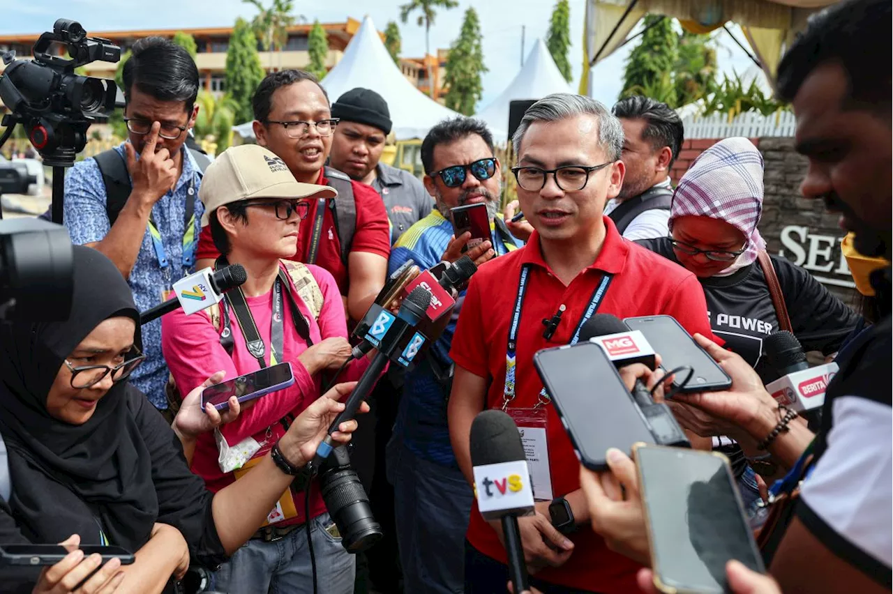 Sg Bakap polls: Fahmi denies allegations of government machinery misuse