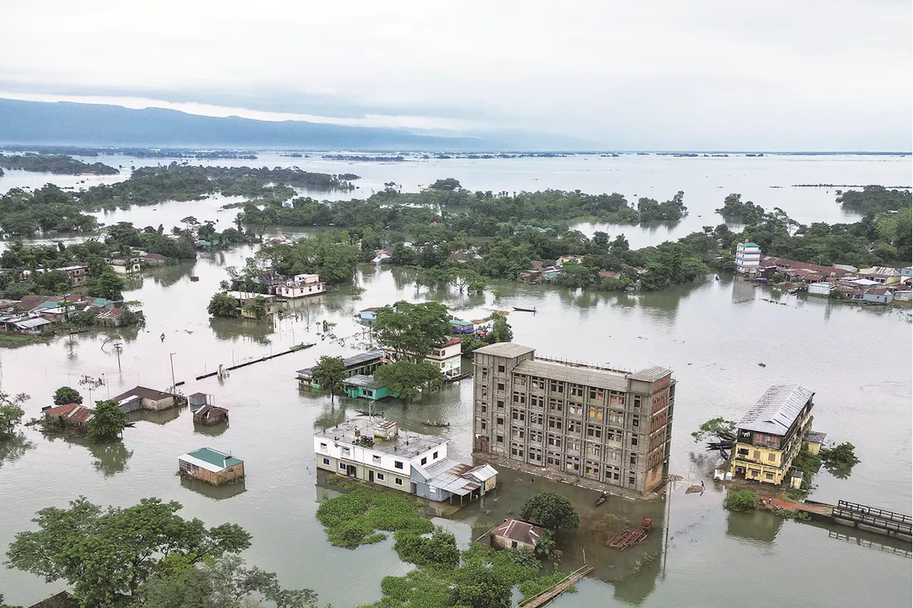 Jutaan penduduk Bangladesh terperangkap akibat banjir