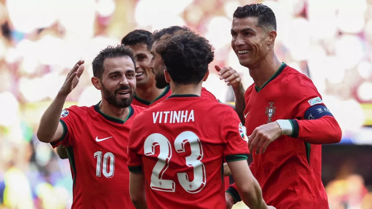 Portugal mede dankzij kolderiek eigen doelpunt en recordbreker Cristiano Ronaldo naar achtste finale EK