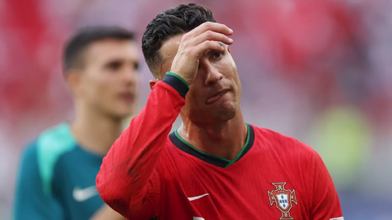 Ronaldo legt met optreden groot beveiligingslek op EK bloot: ‘Verschrikkelijk’