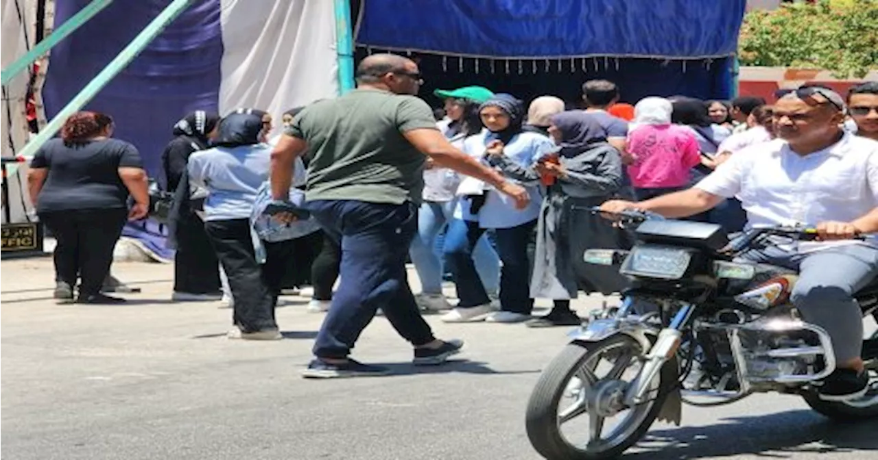 إصابة 3 طالبات بحالات إغماء أمام لجان امتحانات الثانوية العامة بالشرقية