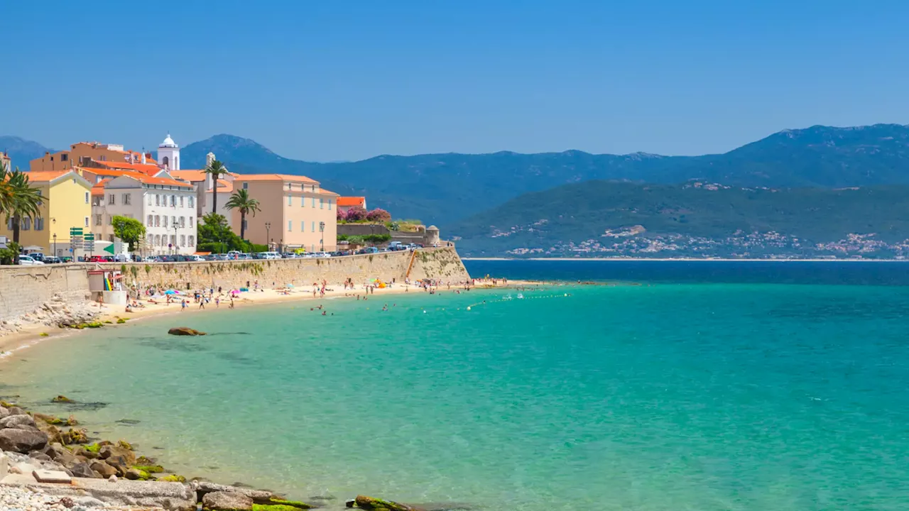 Descubre la ciudad donde nació Napoleón: bañada por el Mediterráneo