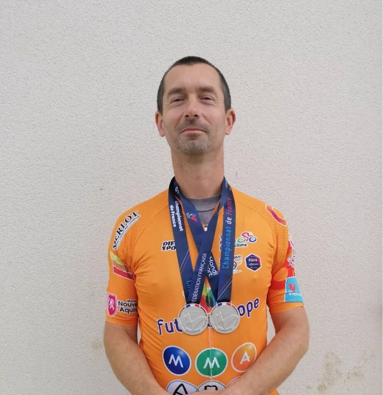 Agriculteur en Normandie, Sébastien est double vice-champion de France de paracyclisme