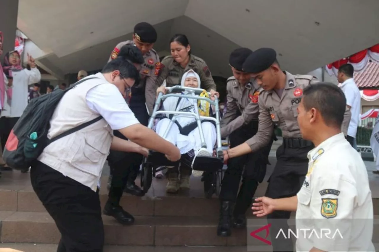 Jamaah haji Kabupaten Bogor bakal tiba di Tanah Air Senin dini hari