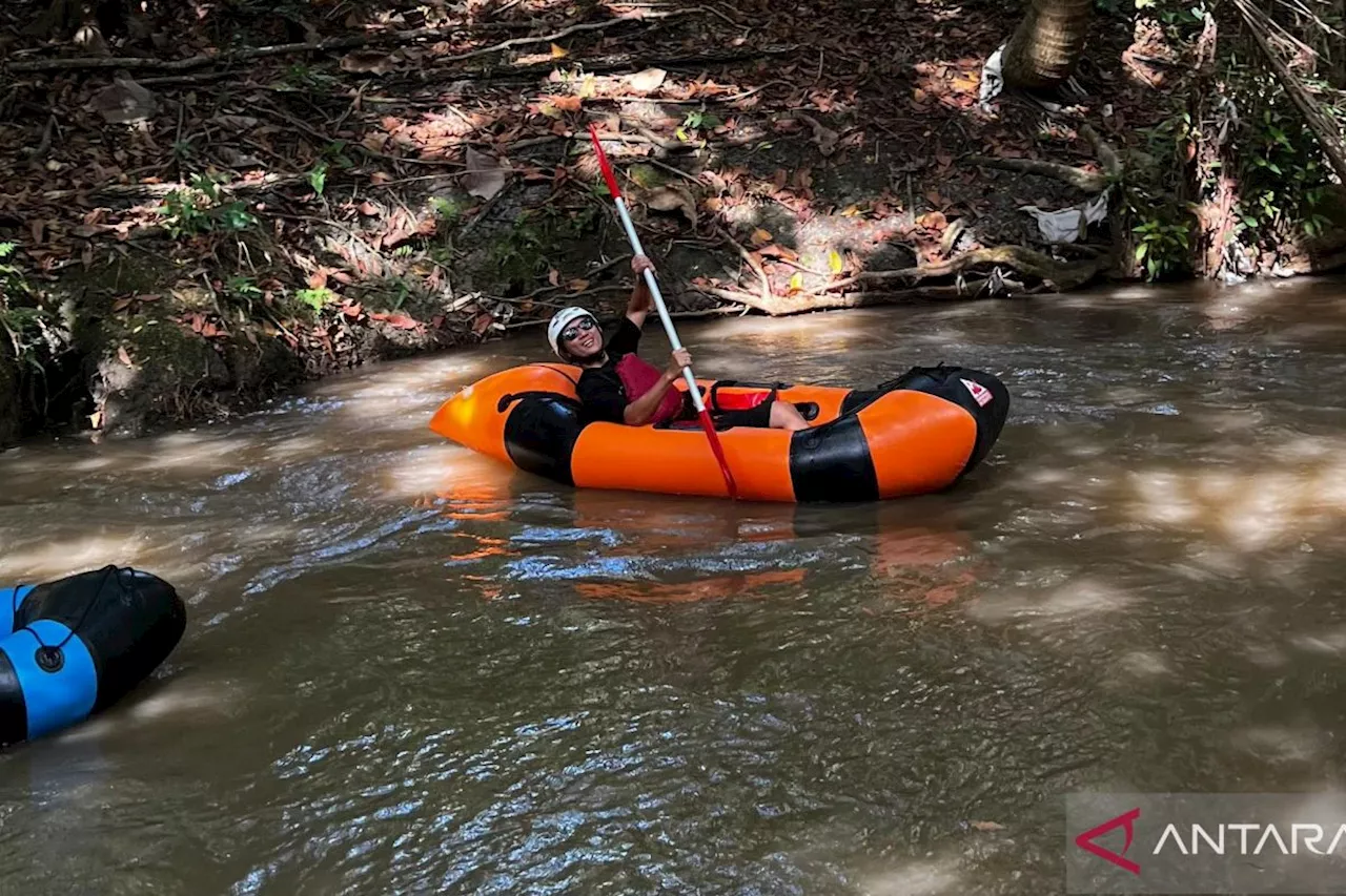 Menguji adrenalin dengan packrafting Kali Papah Kulon Progo